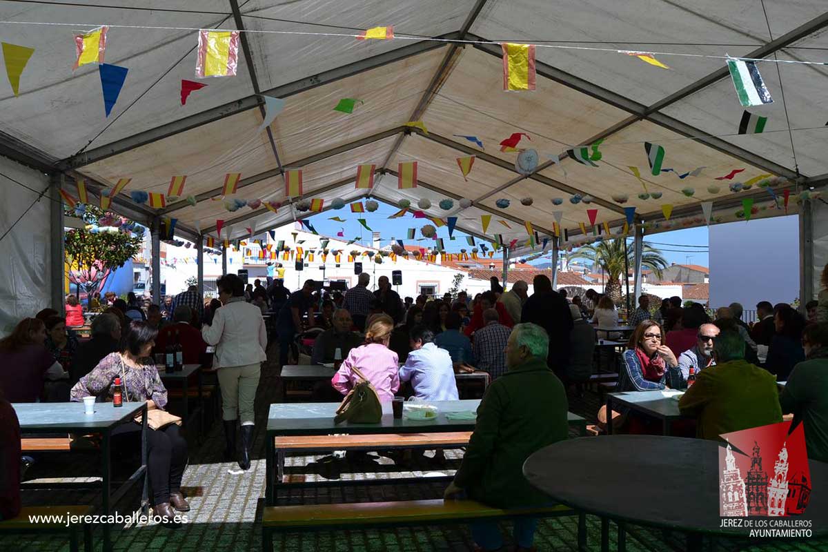 Valuengo celebra su IV Fiesta flamenca con rica gastronomía, música y animación