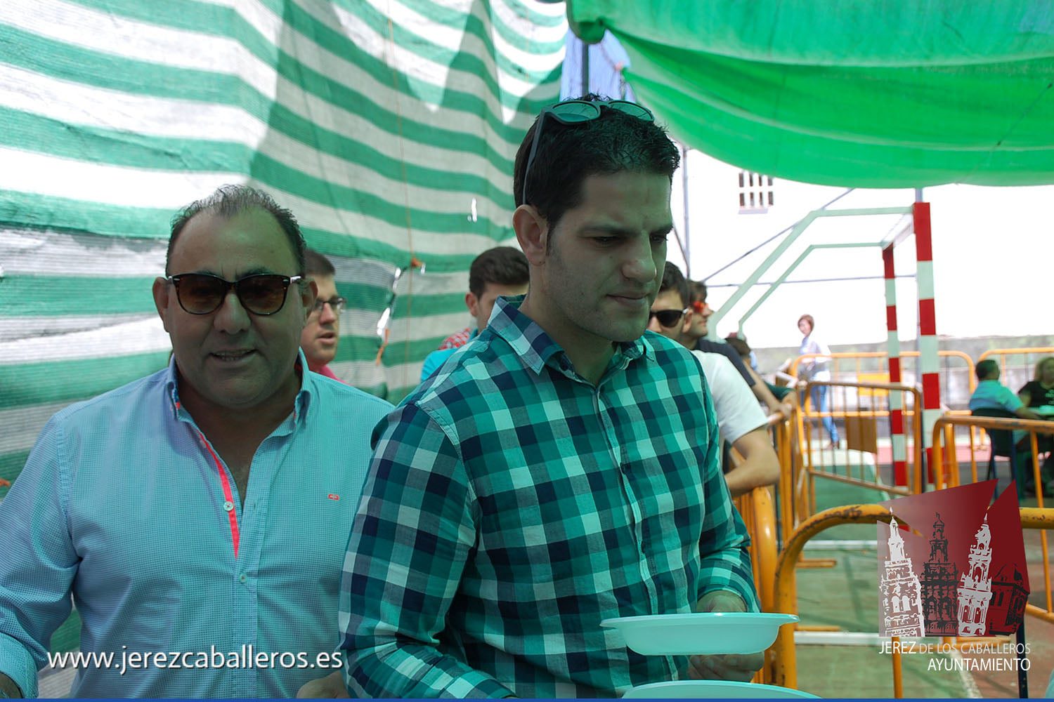 El buen tiempo y el ambiente de fiesta acompañaron la celebración de la Fiesta de la Chuleta celebrada este sábado en La Bazana