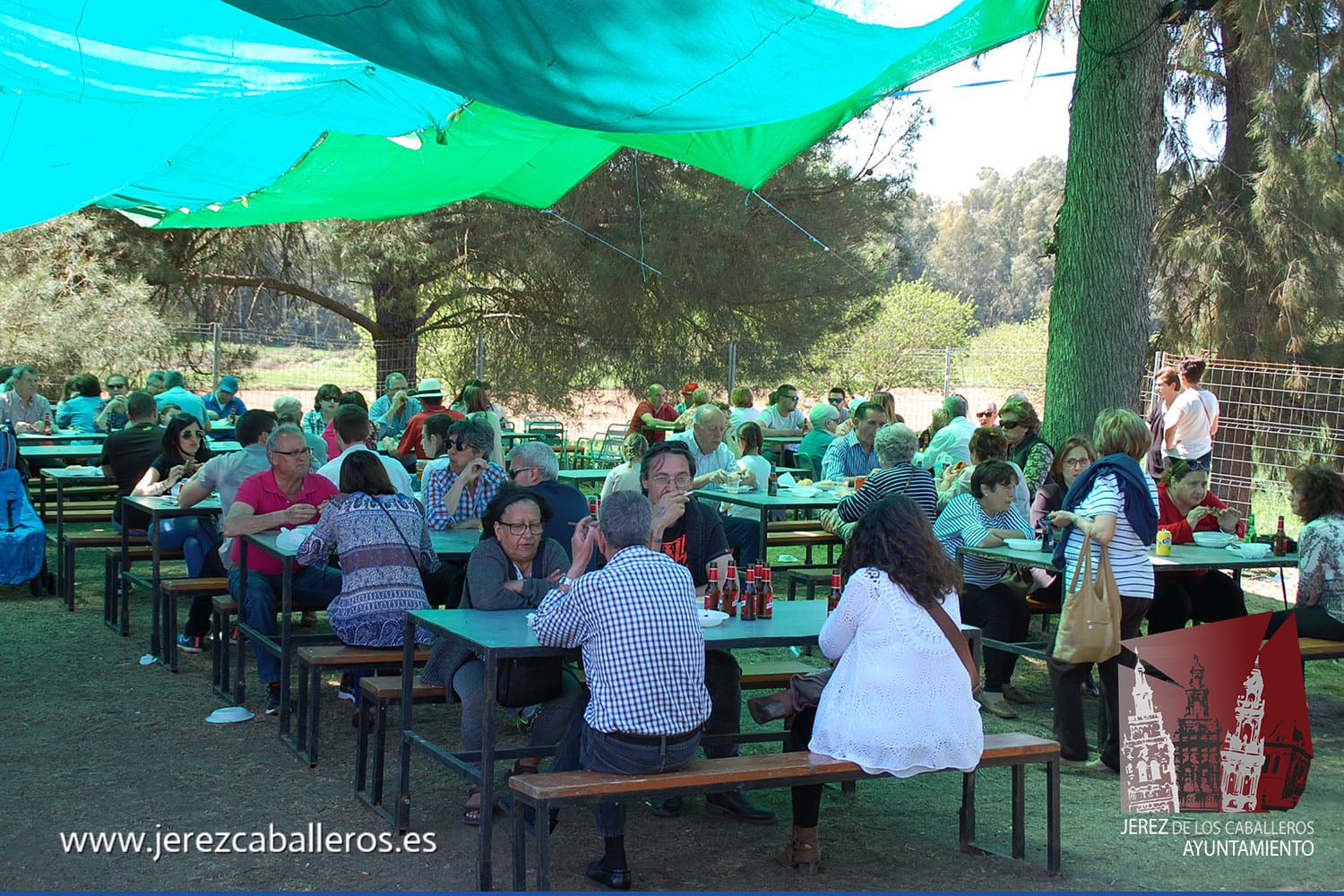 El buen tiempo y el ambiente de fiesta acompañaron la celebración de la Fiesta de la Chuleta celebrada este sábado en La Bazana