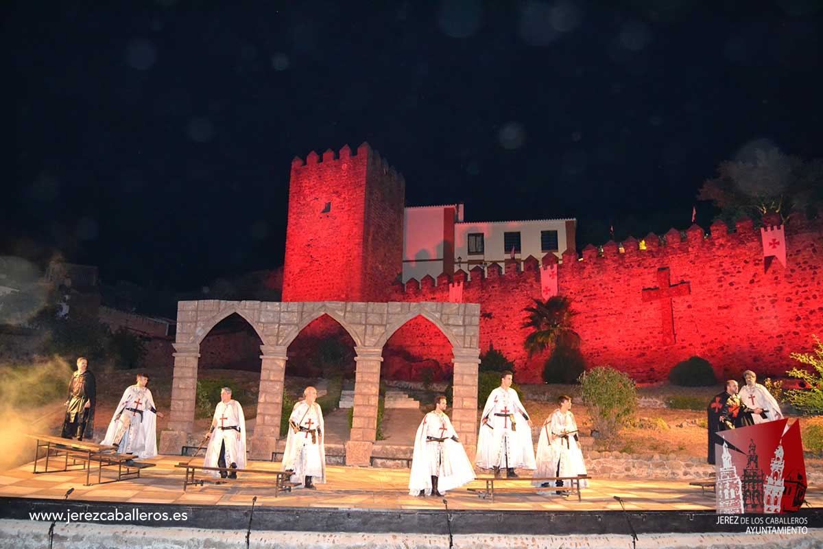 Aplaudido estreno de 'El último templario de Xerez' en el marco del XIV Festival Templario que se celebra estos días en Jerez de los Caballeros