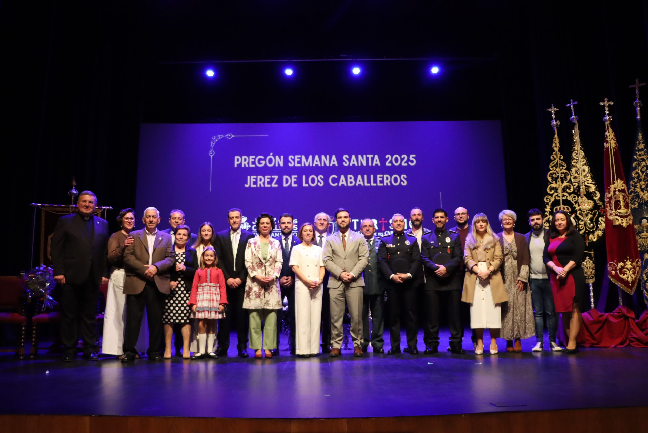 con autoridades y familiares